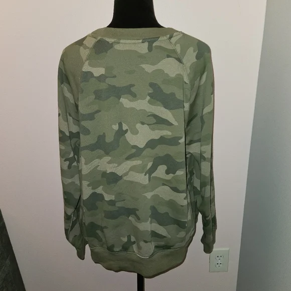 Old Navy Camo Sweatshirt - Size XL💚 - Picture 4 of 7